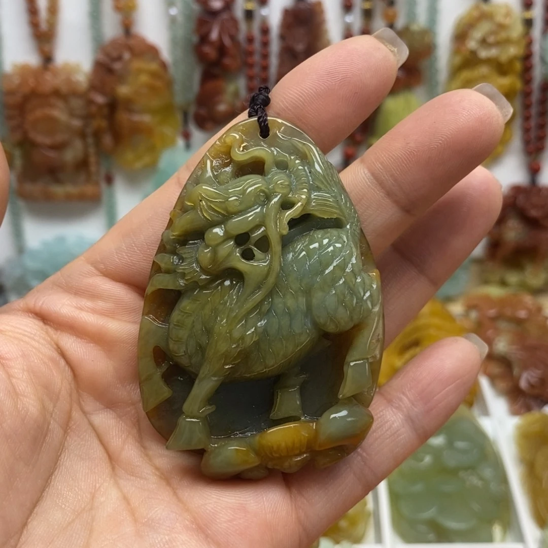 蛇纹石玉未镶嵌颈饰