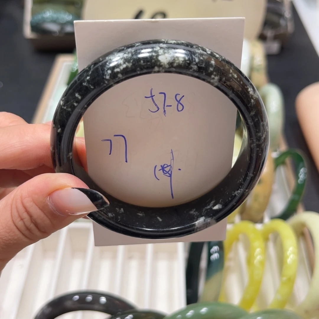 未镶嵌蛇纹石玉手镯