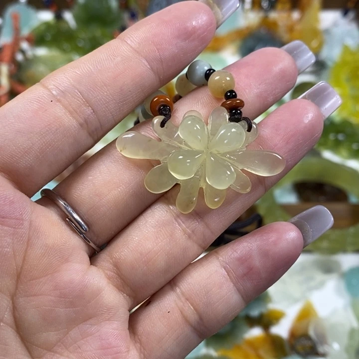 蛇纹石玉未镶嵌吊坠