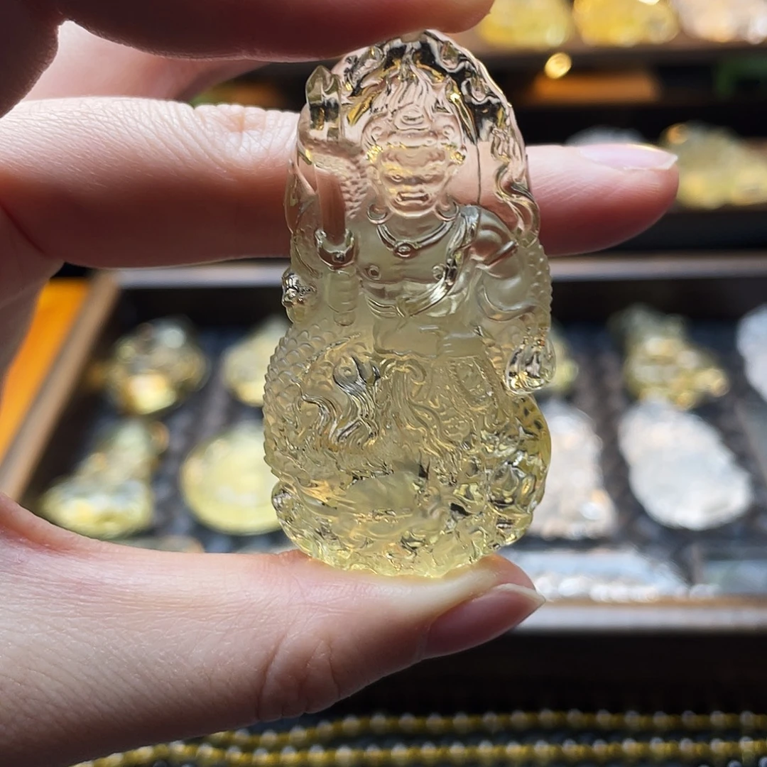 未镶嵌颈饰水晶不动明王