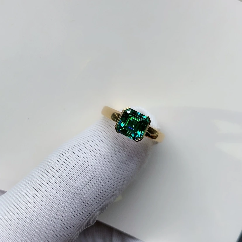 【闪购商品】戒指/指环18K金镶嵌合成碳硅石（莫桑石）C***n