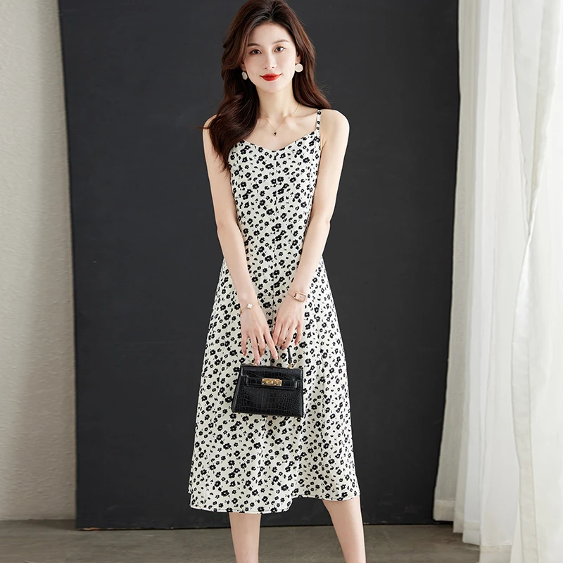 哥弟阿玛施正碎花吊带连衣裙女夏季新款宽松气质桑蚕丝薄款长裙子