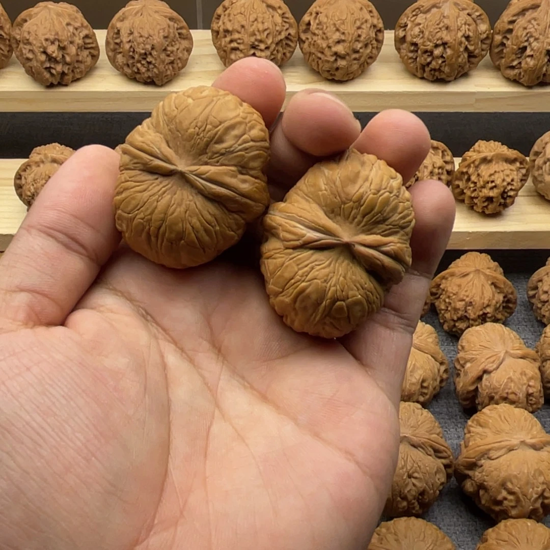 N***y文玩核桃吊坠元宝45