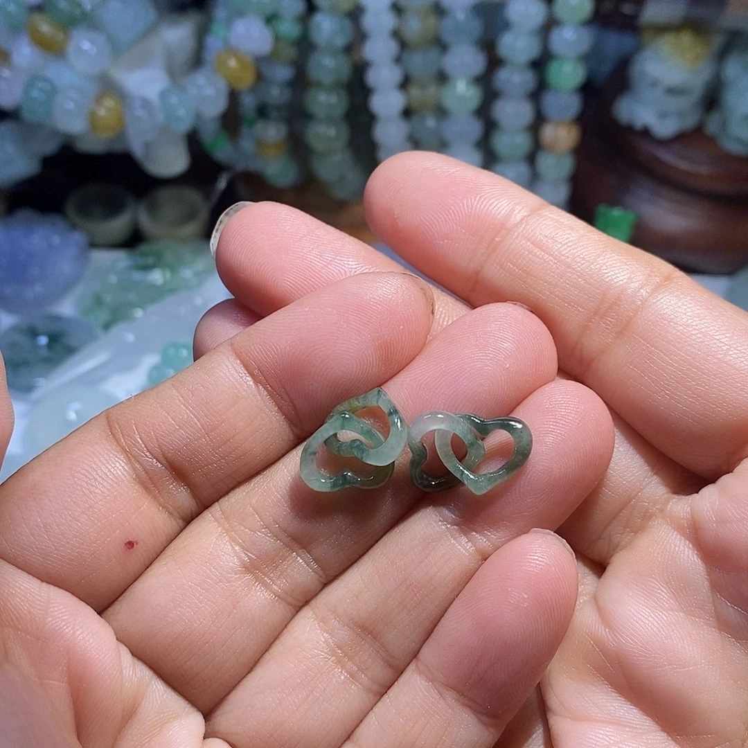 定制翡翠未镶嵌爱心环环扣