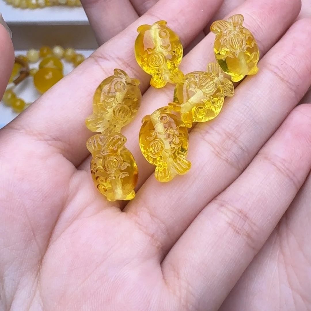 琥珀未镶嵌裸石随机发，发其一