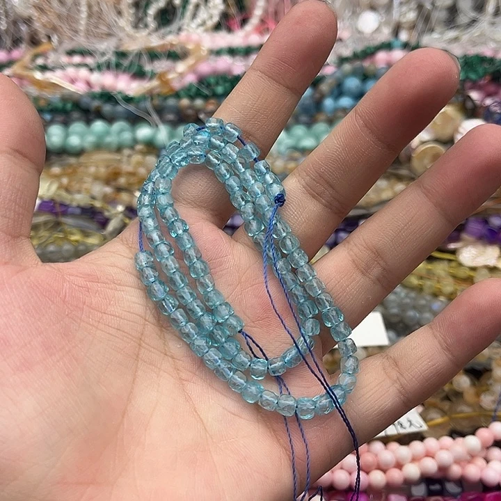 玛瑙/玉髓未镶嵌珠宝半成品一条4.5mm左右蓝托帕方糖