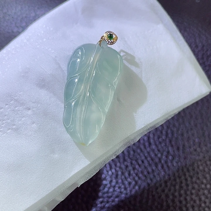 翡翠颈饰18K金镶嵌翡翠