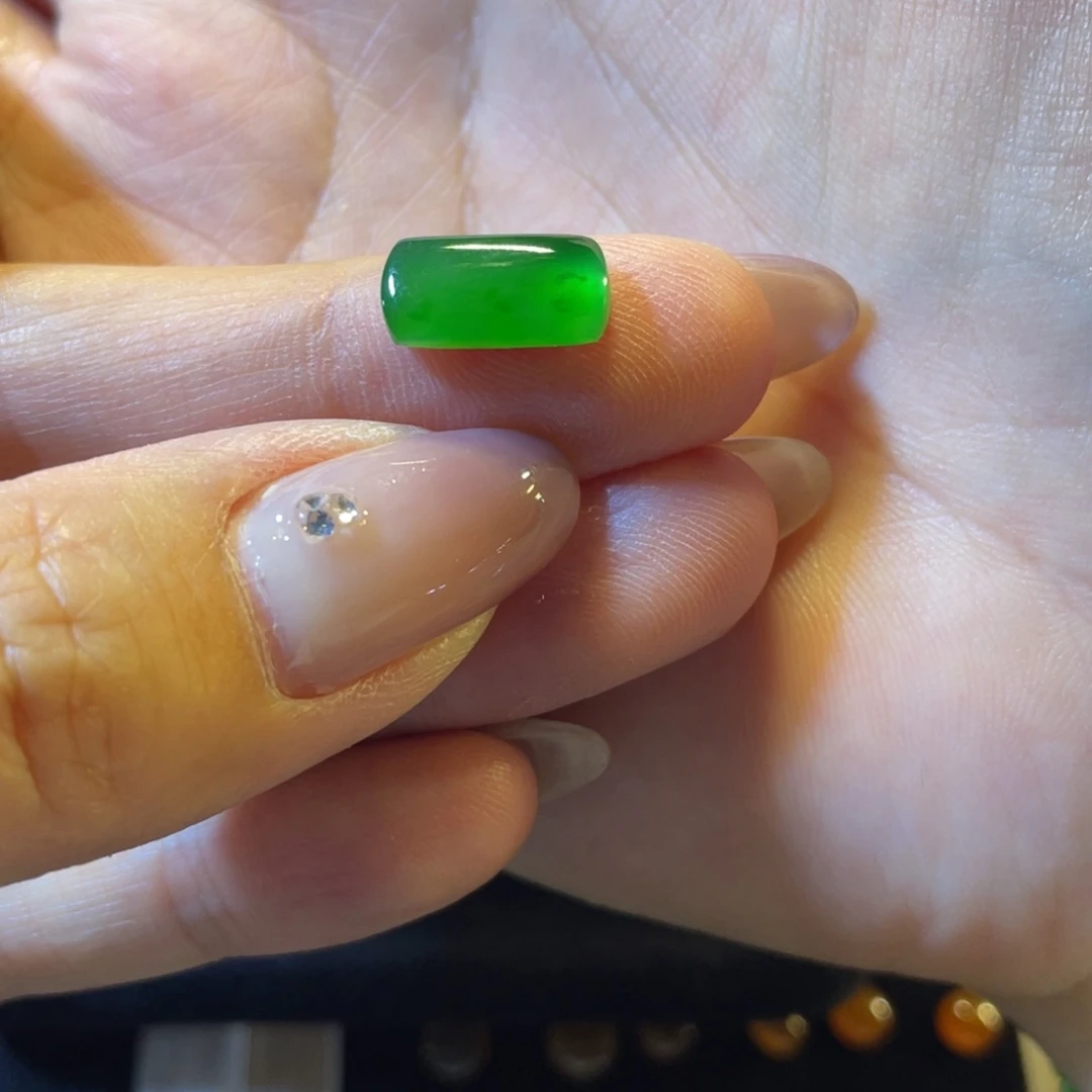 翡翠未镶嵌颈饰马胺