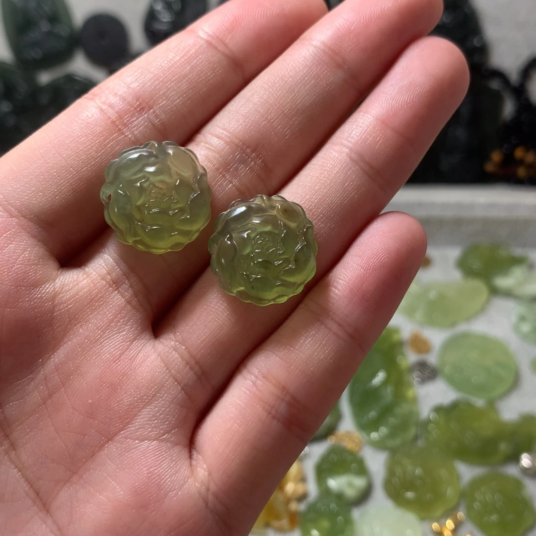 蛇纹石玉合金颈饰