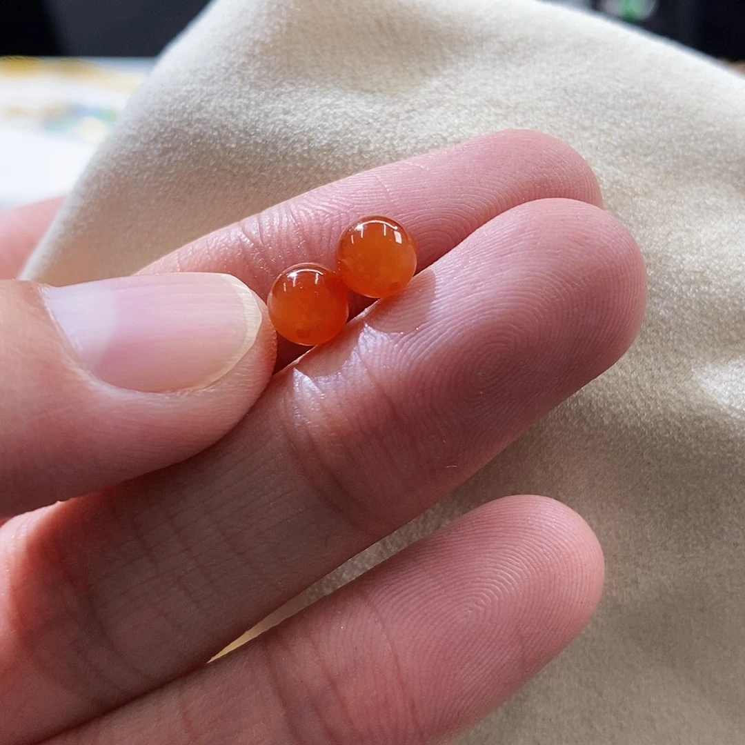 翡翠散珠一对红翡
