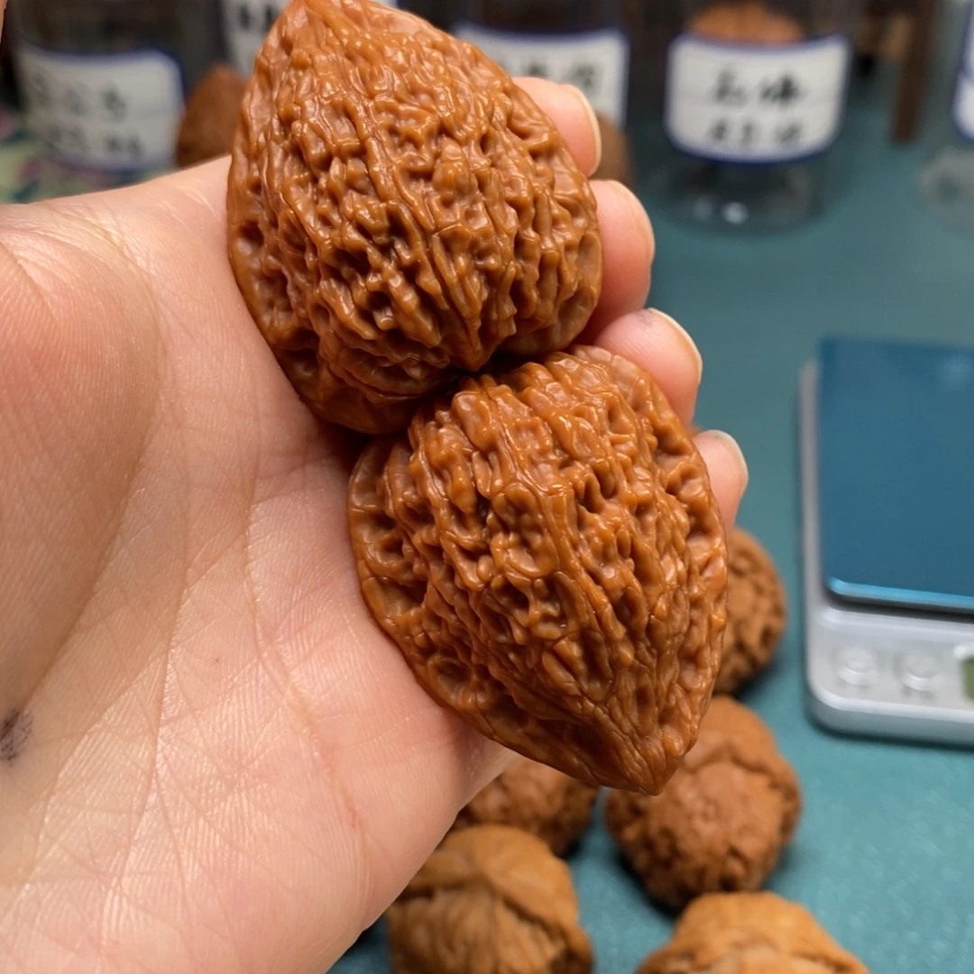 天***饭核桃35尺一抹红核桃