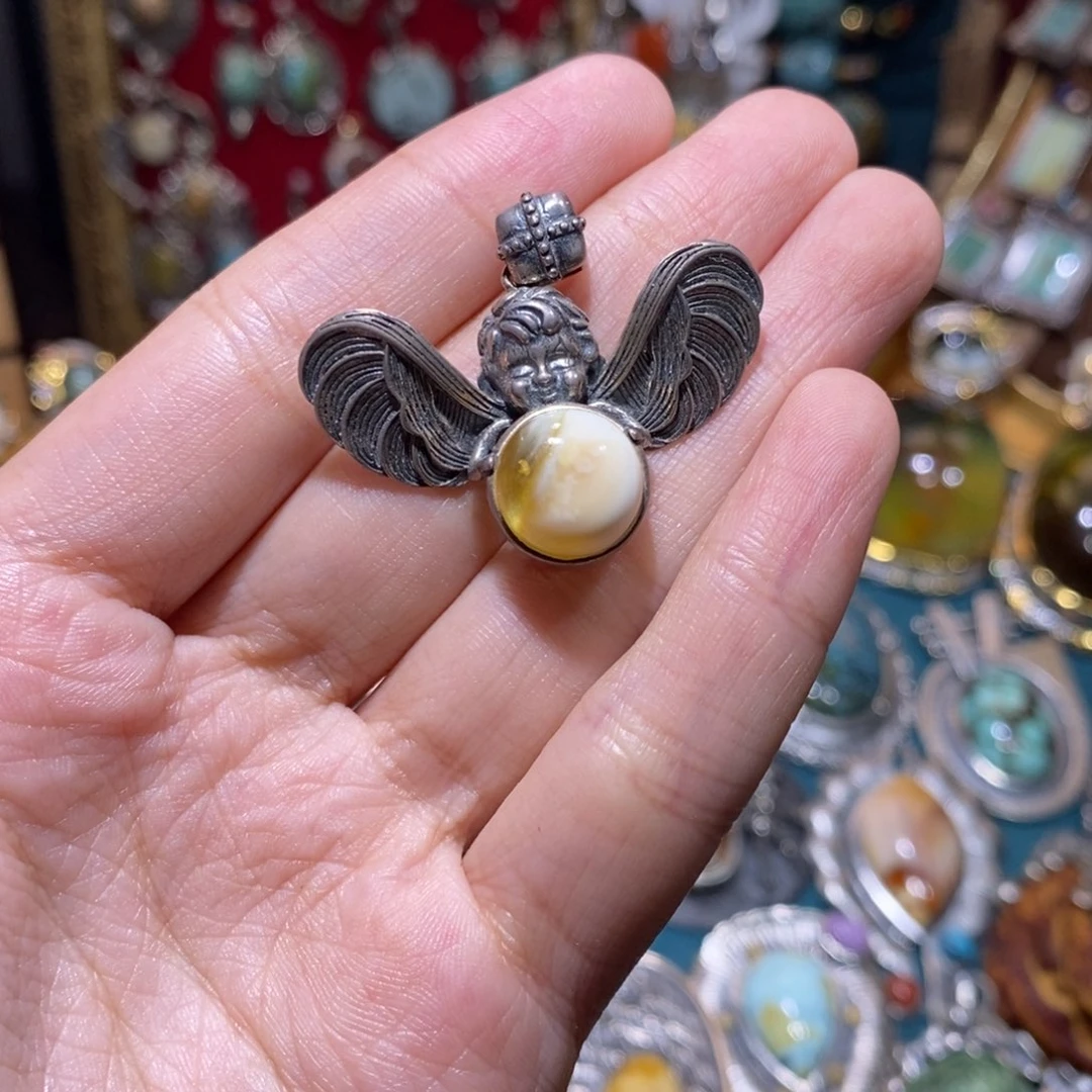 宝***膏银S925镶嵌颈饰琥珀