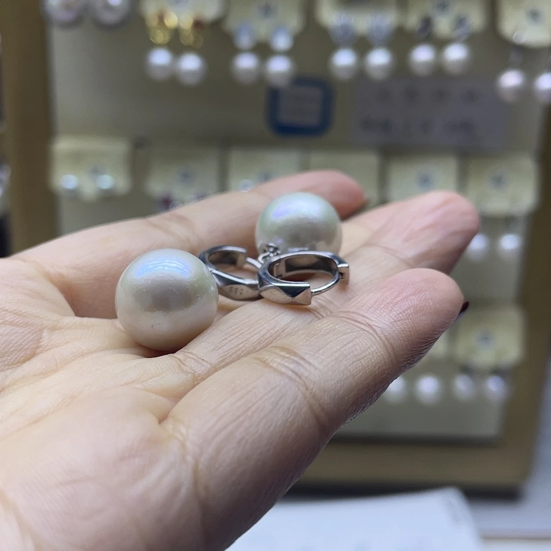 淡水珍珠银S925镶嵌耳饰