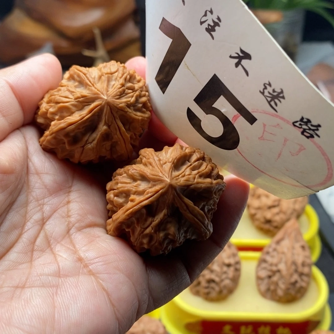 把件文玩核桃40全品三棱