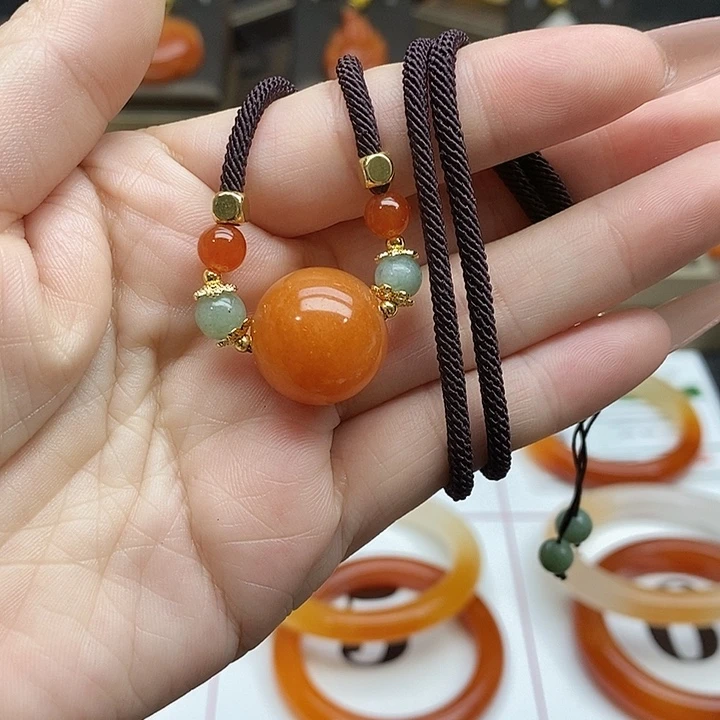 石英质玉（黄龙玉）未镶嵌吊坠