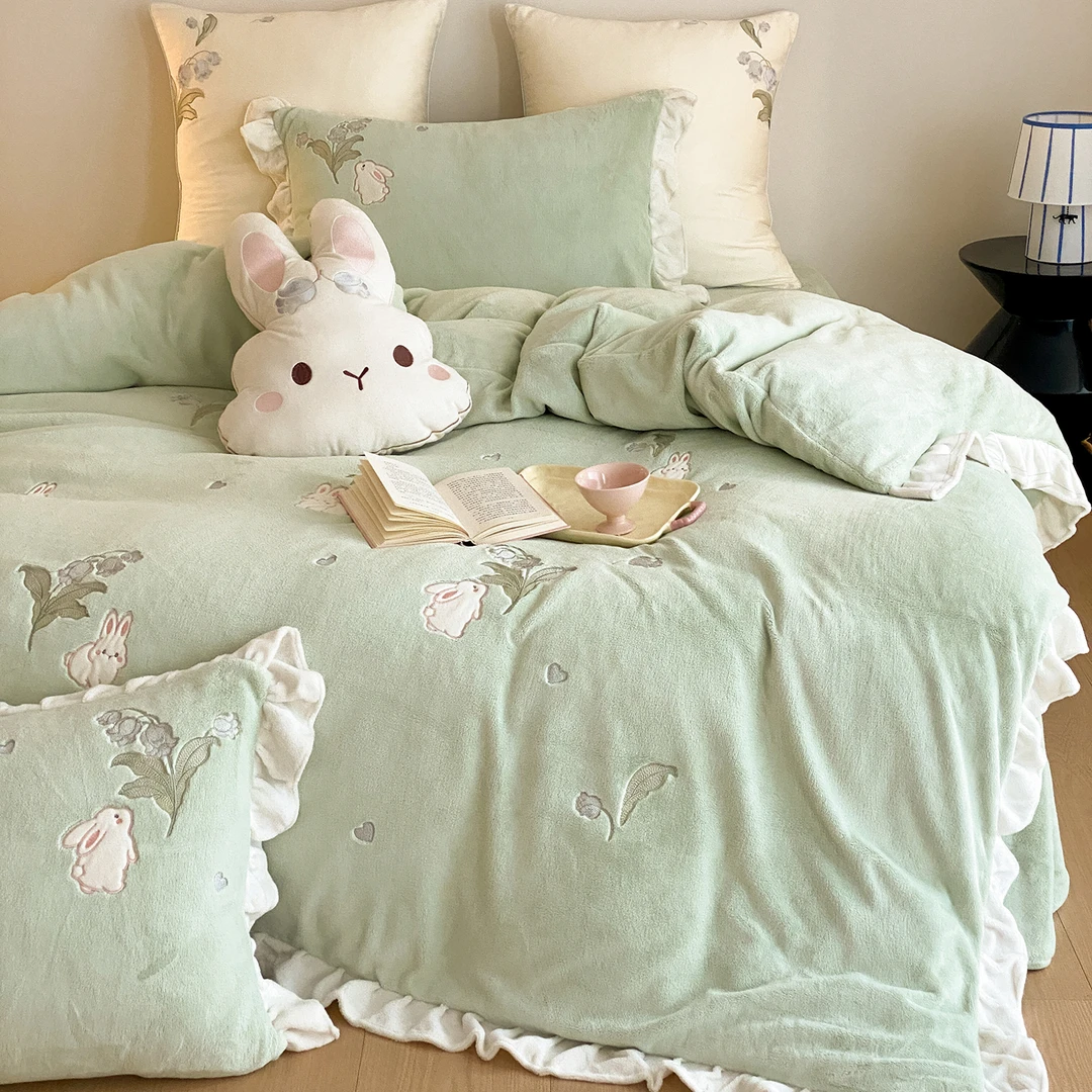卡通可爱刺绣牛奶绒四件套冬季加厚珊瑚绒被套床单保暖儿童床品