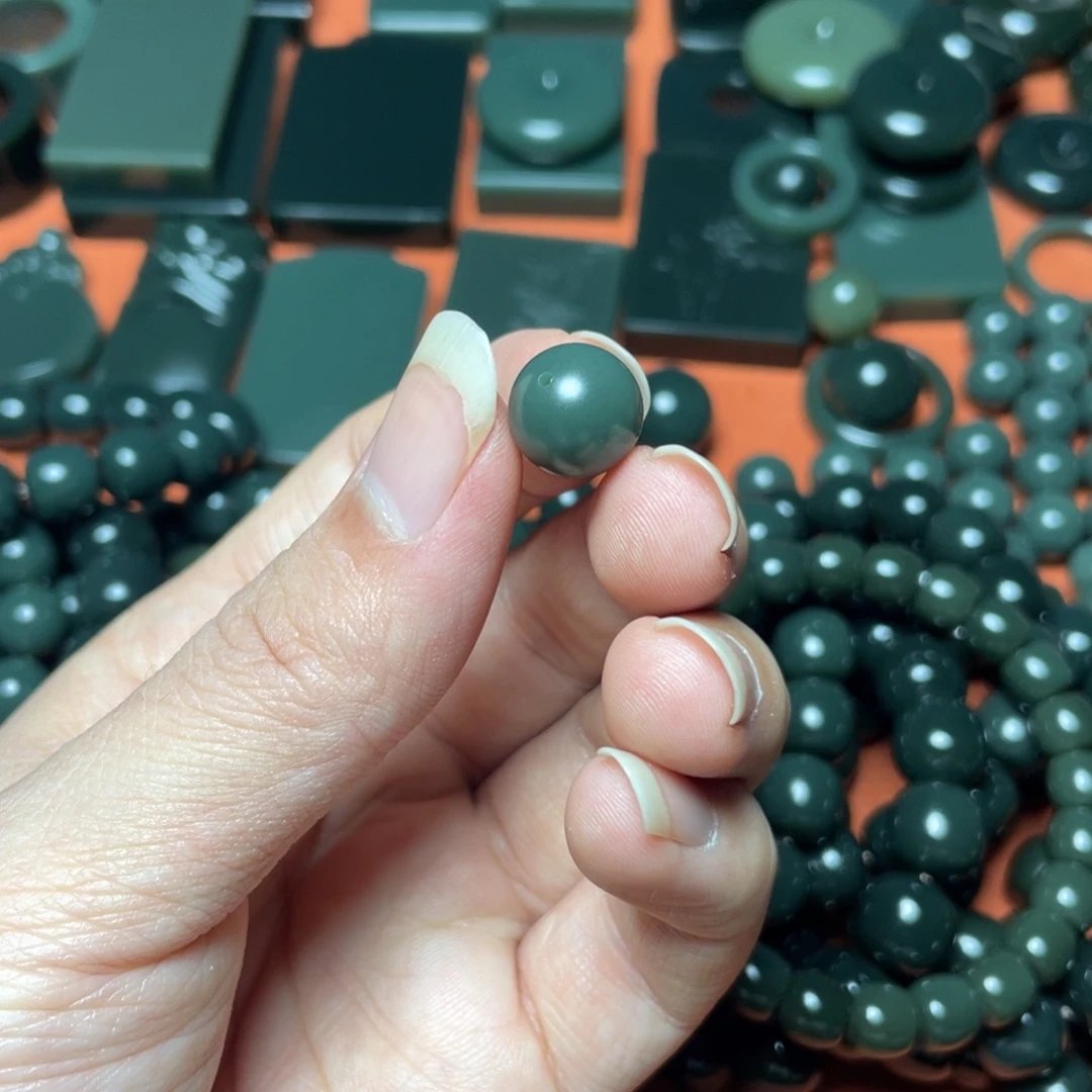 买***冷和田玉未镶嵌颈饰