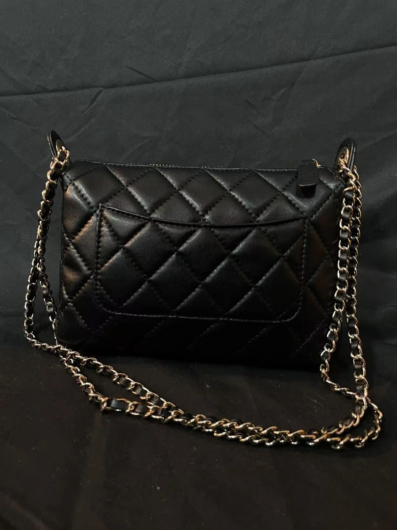 LQ-WITH-QUEEN真皮女包方耳朵黑色