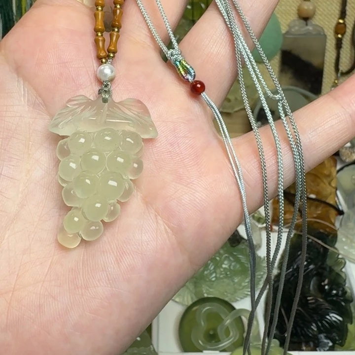 .***.蛇纹石玉未镶嵌颈饰