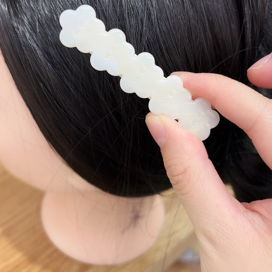 皮质铁合金人鱼白花朵