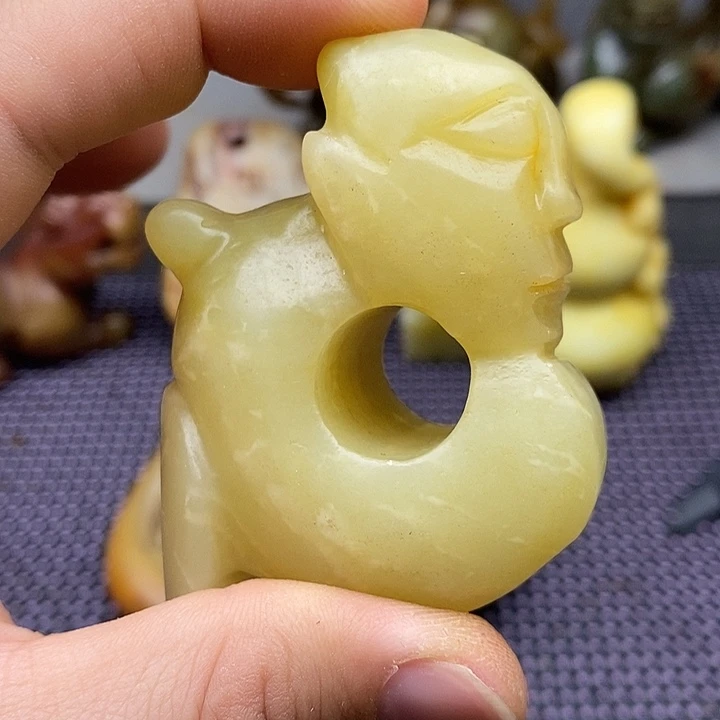 未镶嵌蛇纹石玉颈饰
