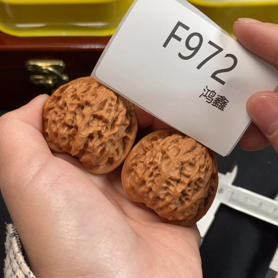 文玩核桃把件39金牛