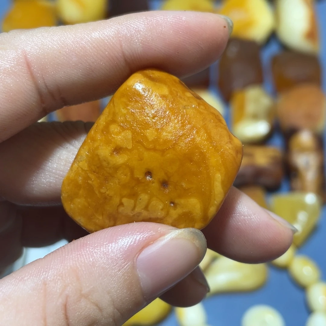 ****豆未镶嵌定制蜜蜡随形