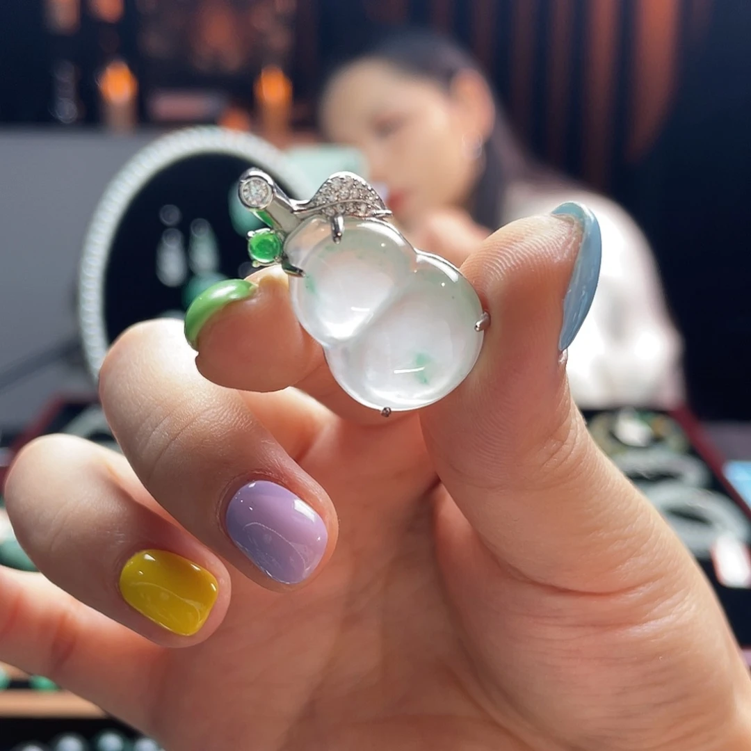 石英质玉（非洲翠）合金手链