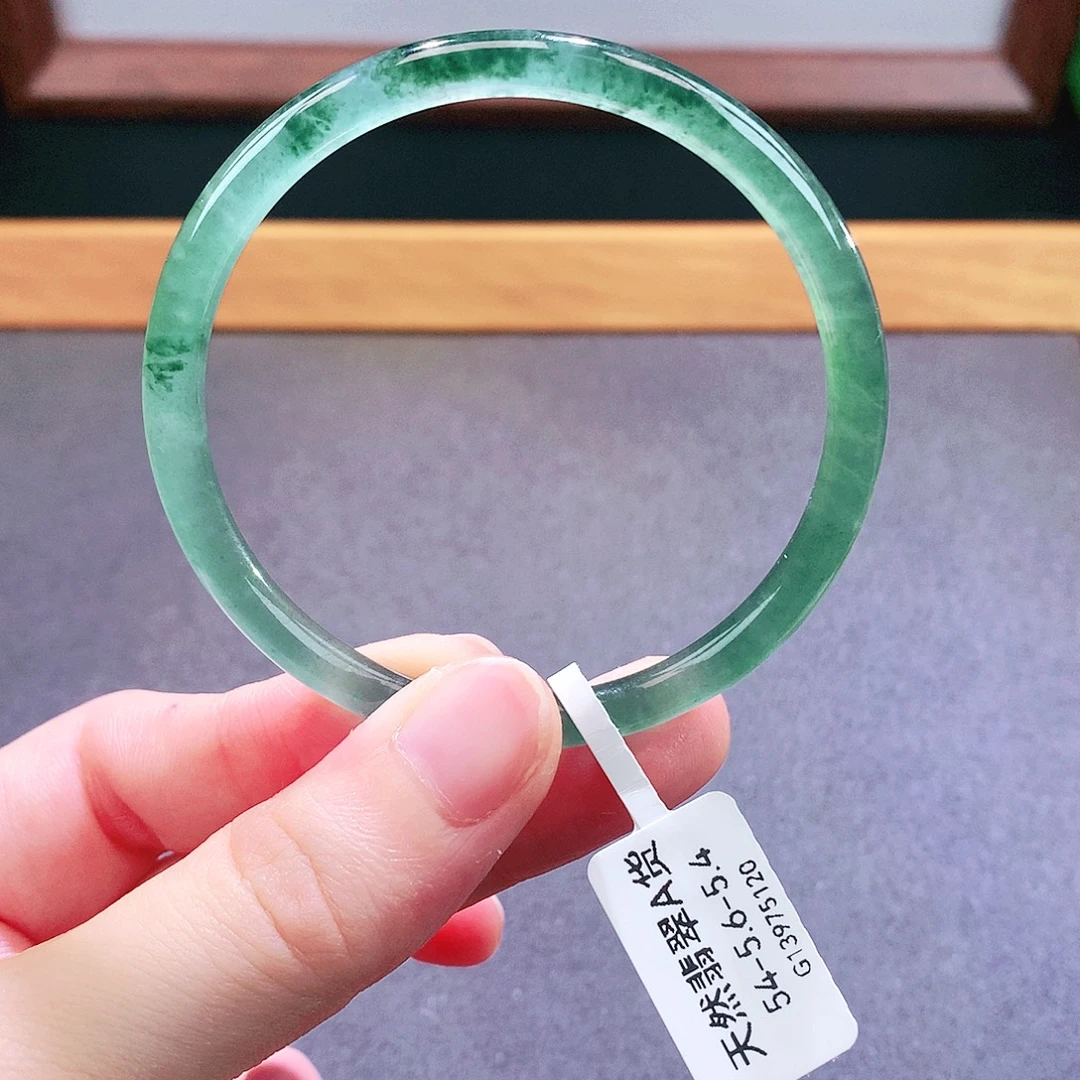 未镶嵌手镯翡翠天然翡翠