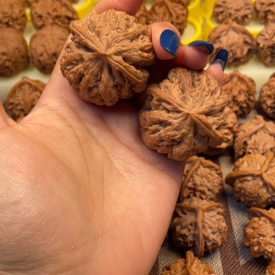 文玩核桃吊坠大粗筋