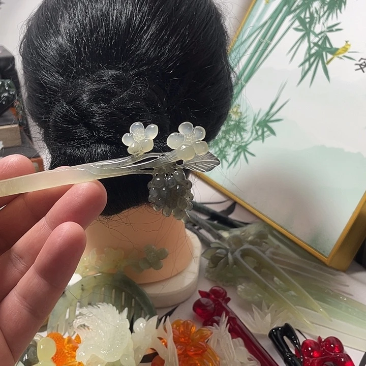 小***胖蛇纹石玉合金发饰