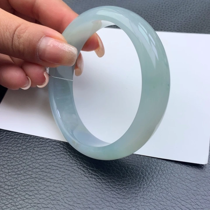 翡翠手镯未镶嵌天然翡翠手镯