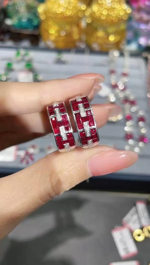 18K金镶嵌天然红宝石戒指无边镶嵌款排戒 H 多样性发其一