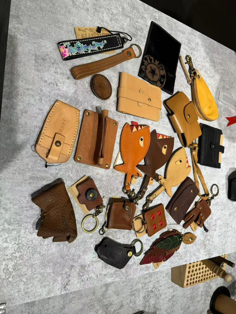 食草堂专柜做旧复古老式挂件卡包零钱包随机发