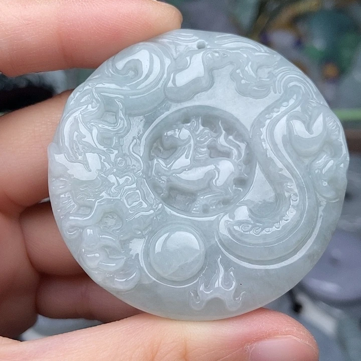 翡翠未镶嵌颈饰翡翠双面有微瑕