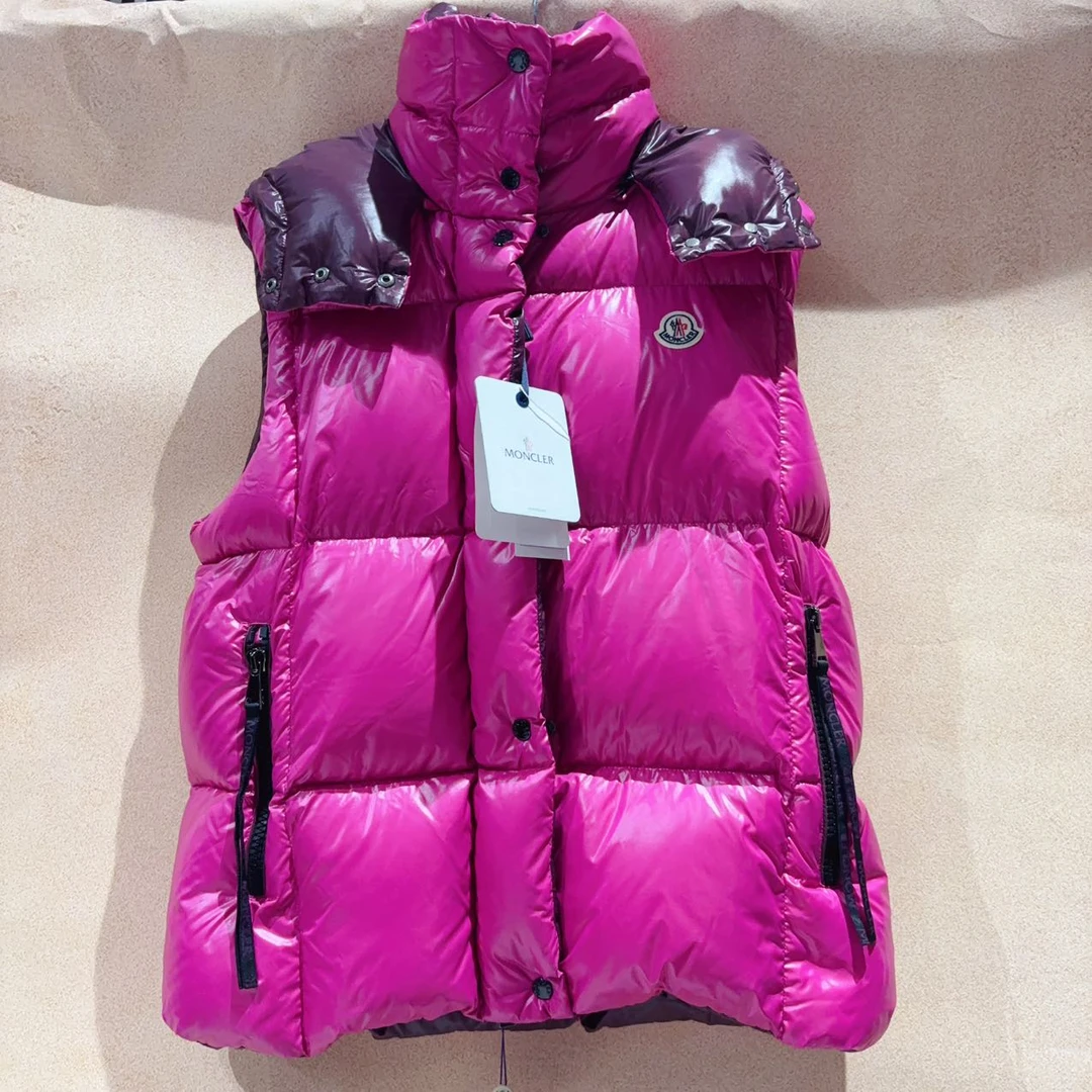 全新未使用 MONCLER 蔚蓝/纯色立领马甲  苋菜红色2码