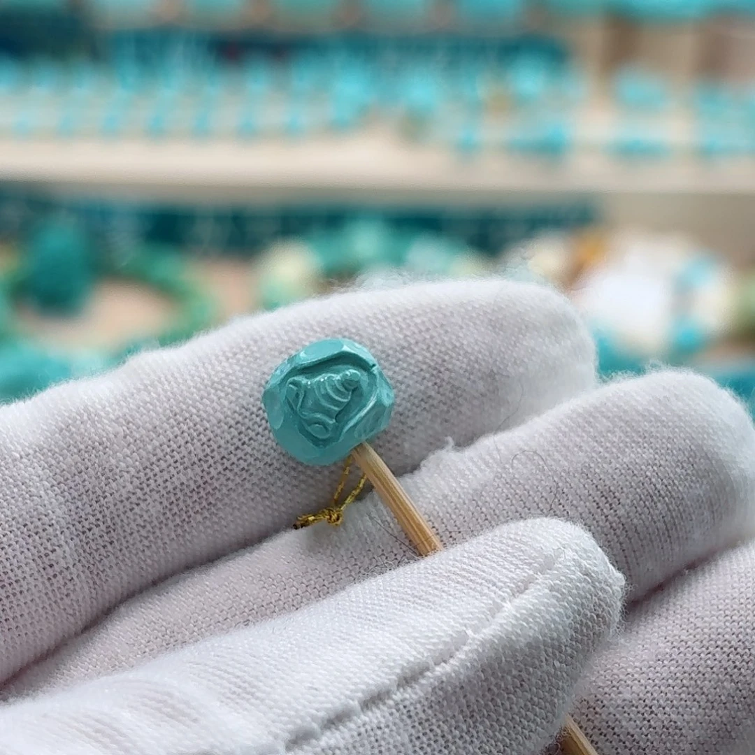 绿松石未镶嵌珠宝奇石