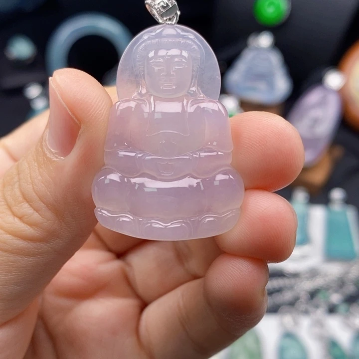翡翠18K金镶嵌颈饰观音