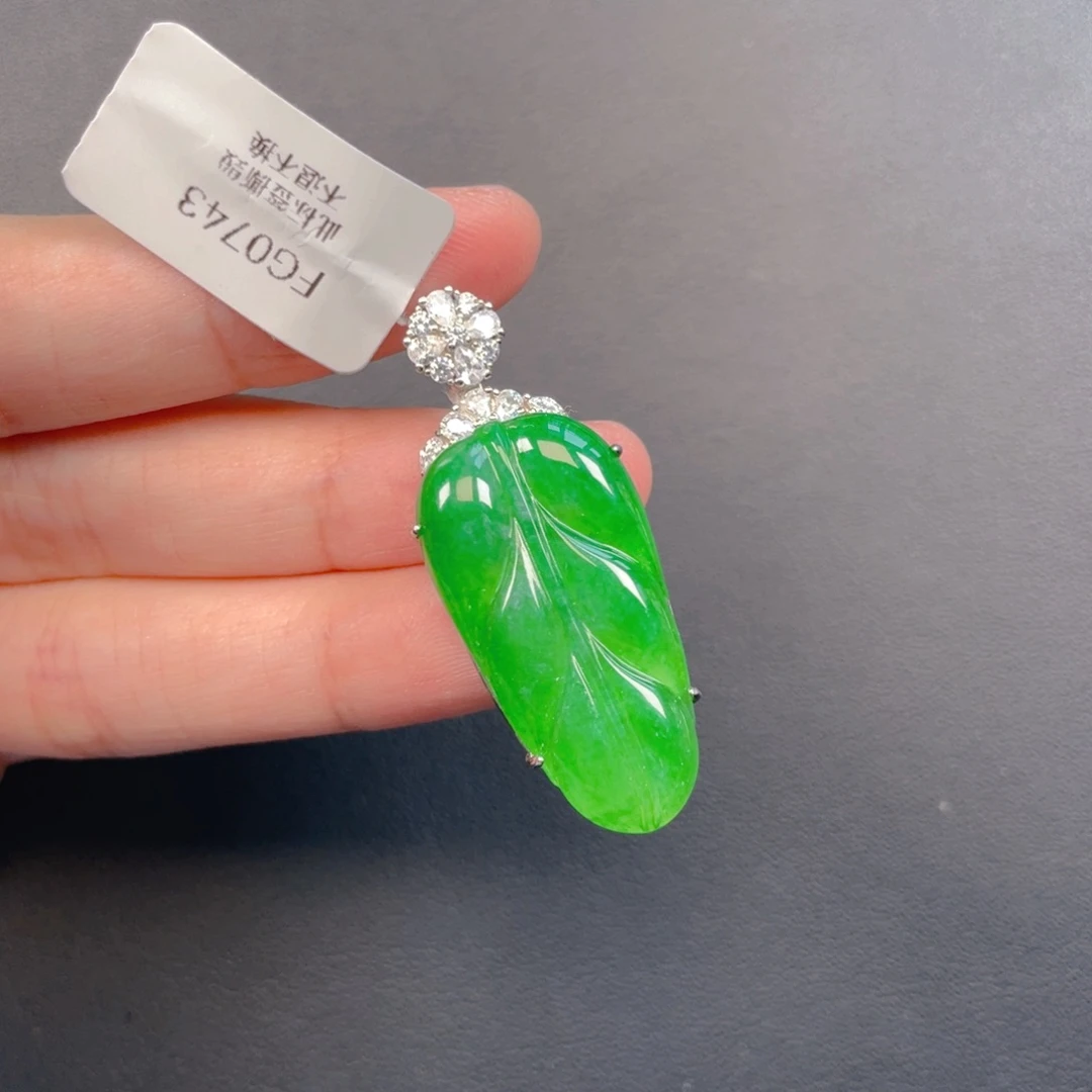 【闪购商品】颈饰银S925镶嵌翡翠