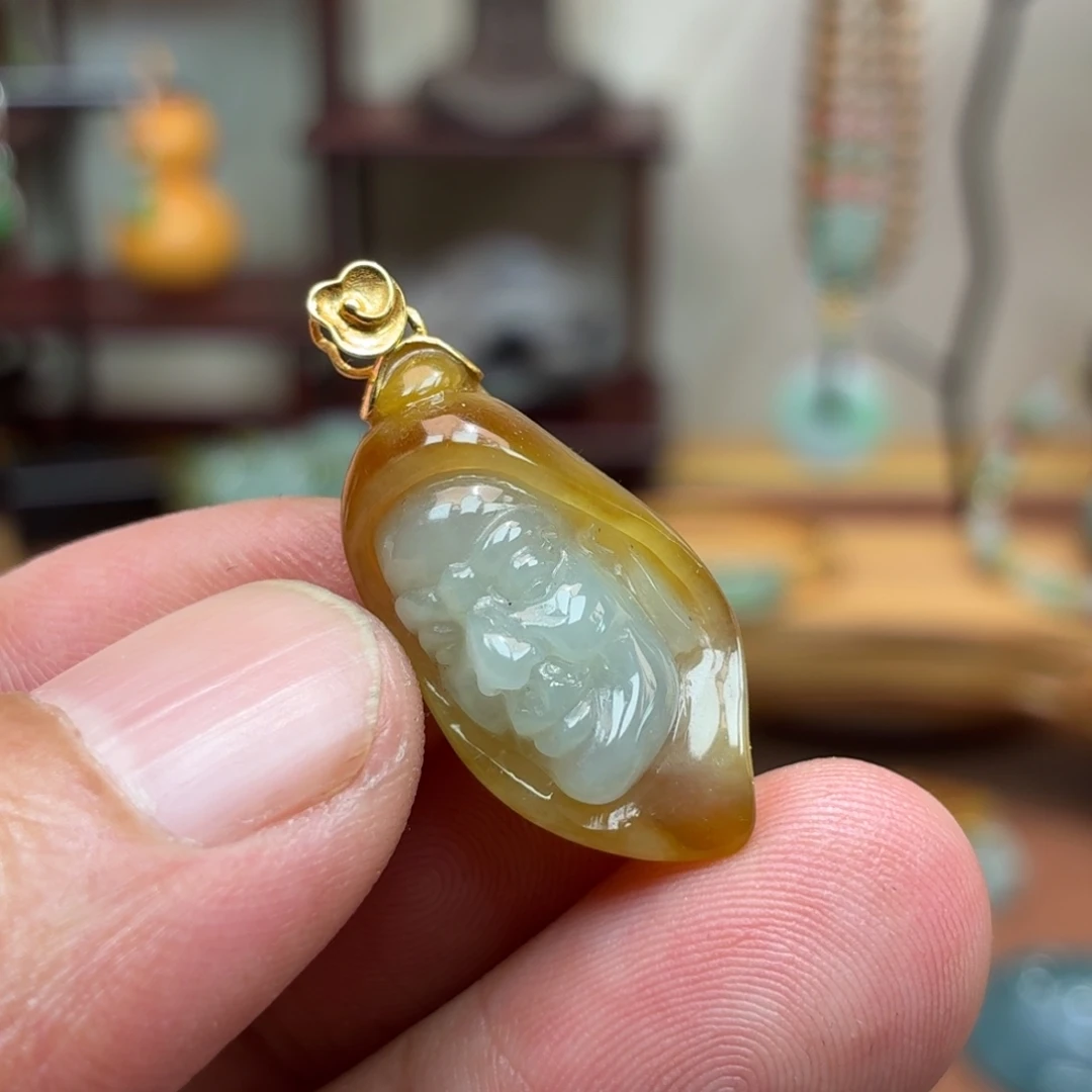 翡翠18K金镶嵌颈饰