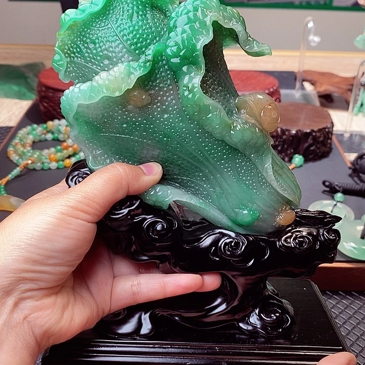 Y***Q石英质玉（非洲翠）未镶嵌摆件