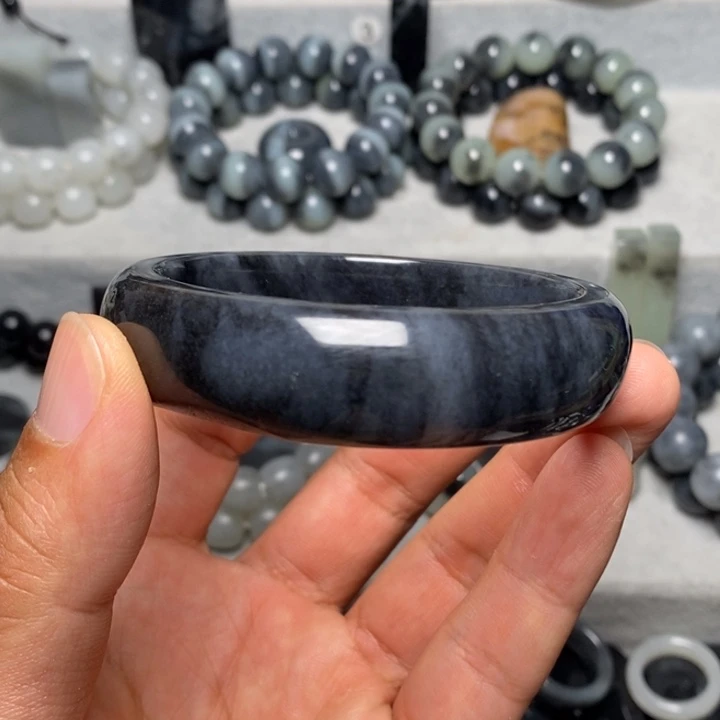 未镶嵌手镯和田玉（墨玉）