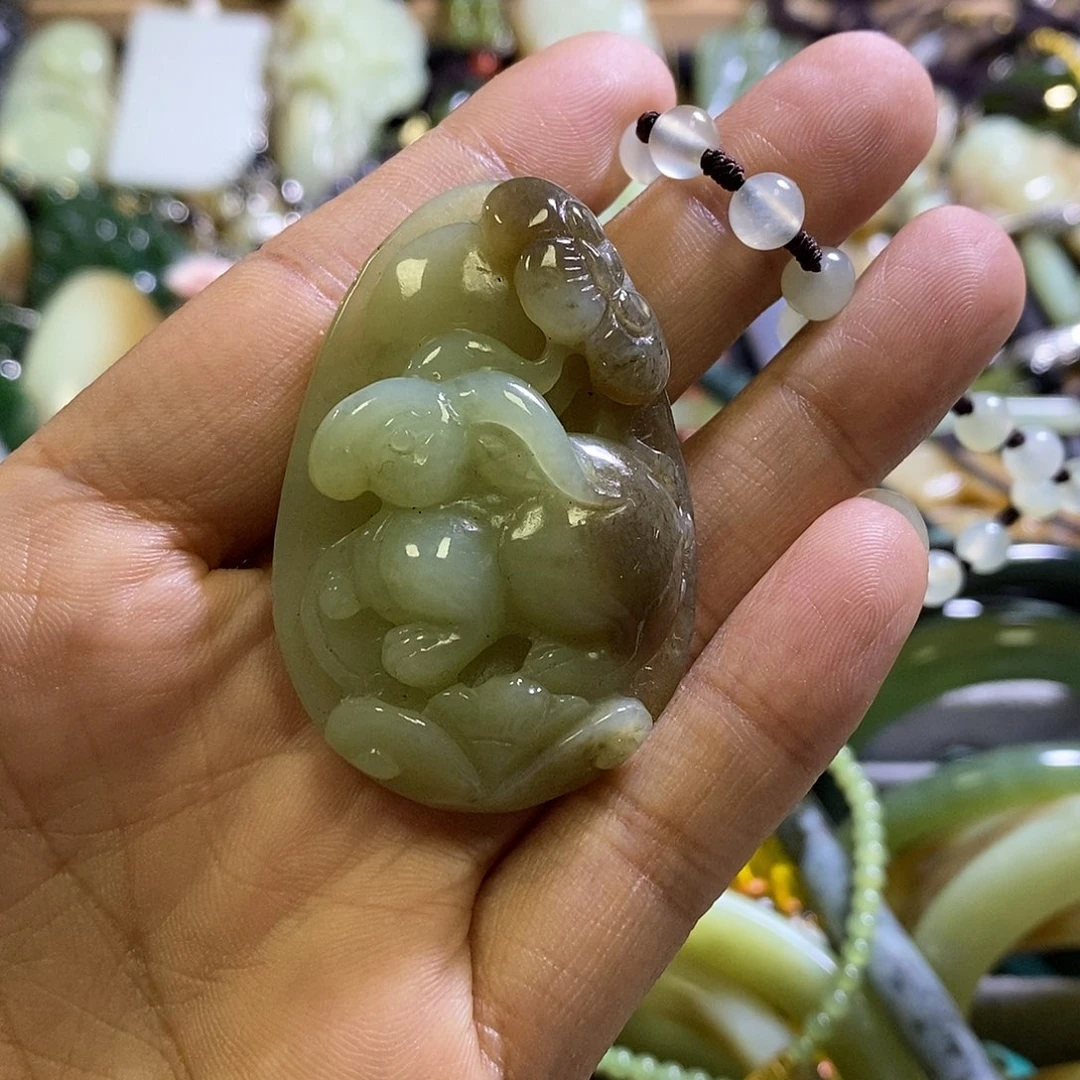 颈饰未镶嵌和田玉