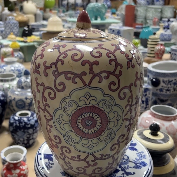 瓷片微瑕陶瓶。。。。。。。。。。。。。