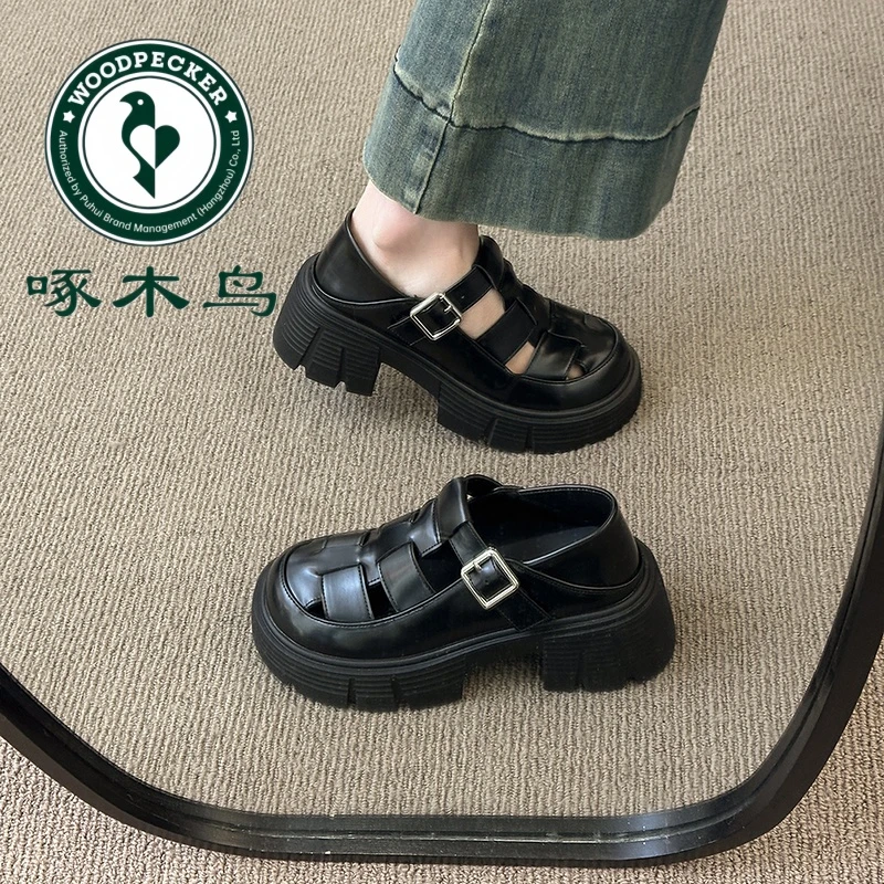 啄木鸟厚底罗马凉鞋女2025夏季新款镂空增高猪笼包头后空沙滩凉鞋