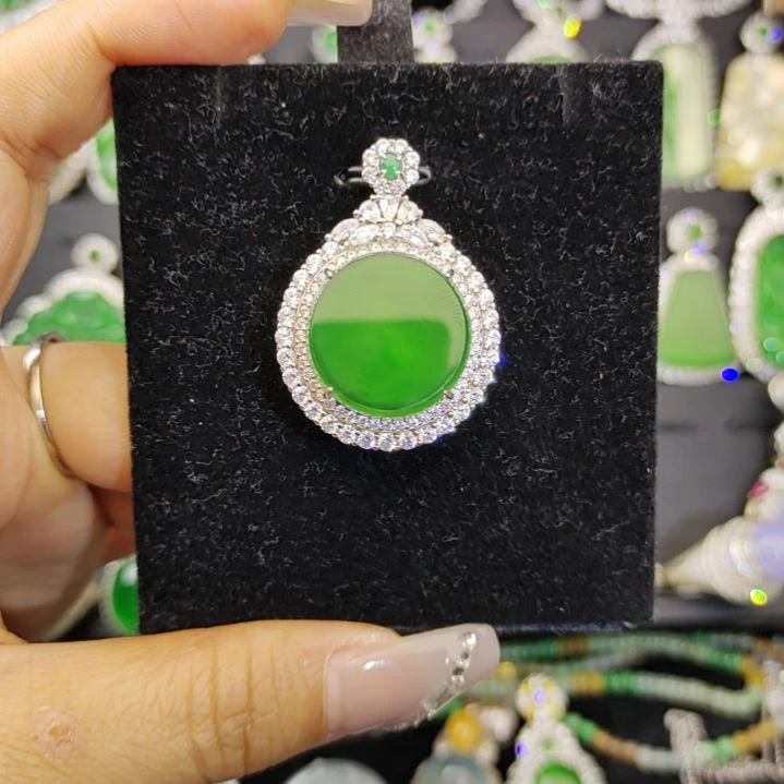 翡翠颈饰未镶嵌111111222223