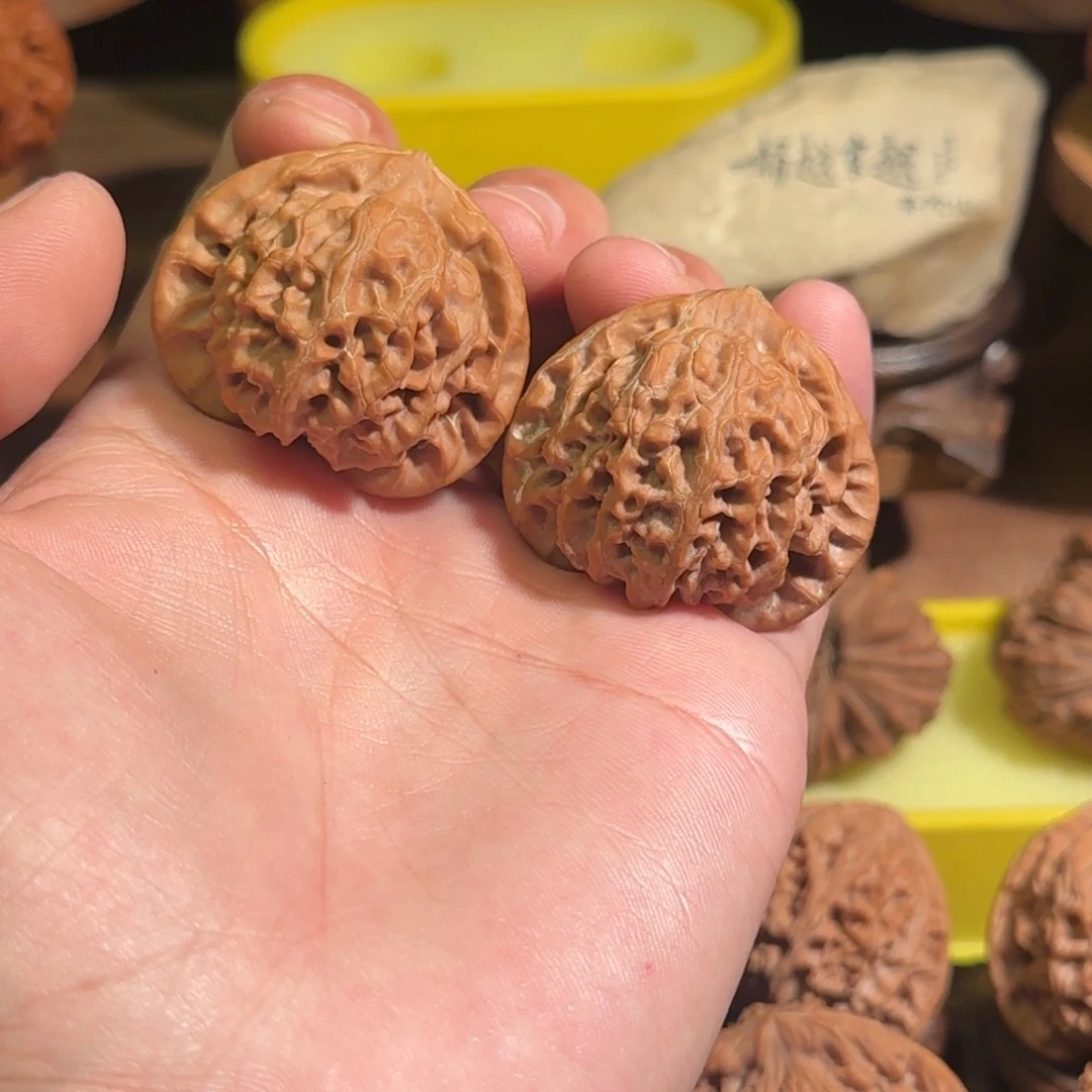 *****文玩核桃吊坠40宫灯