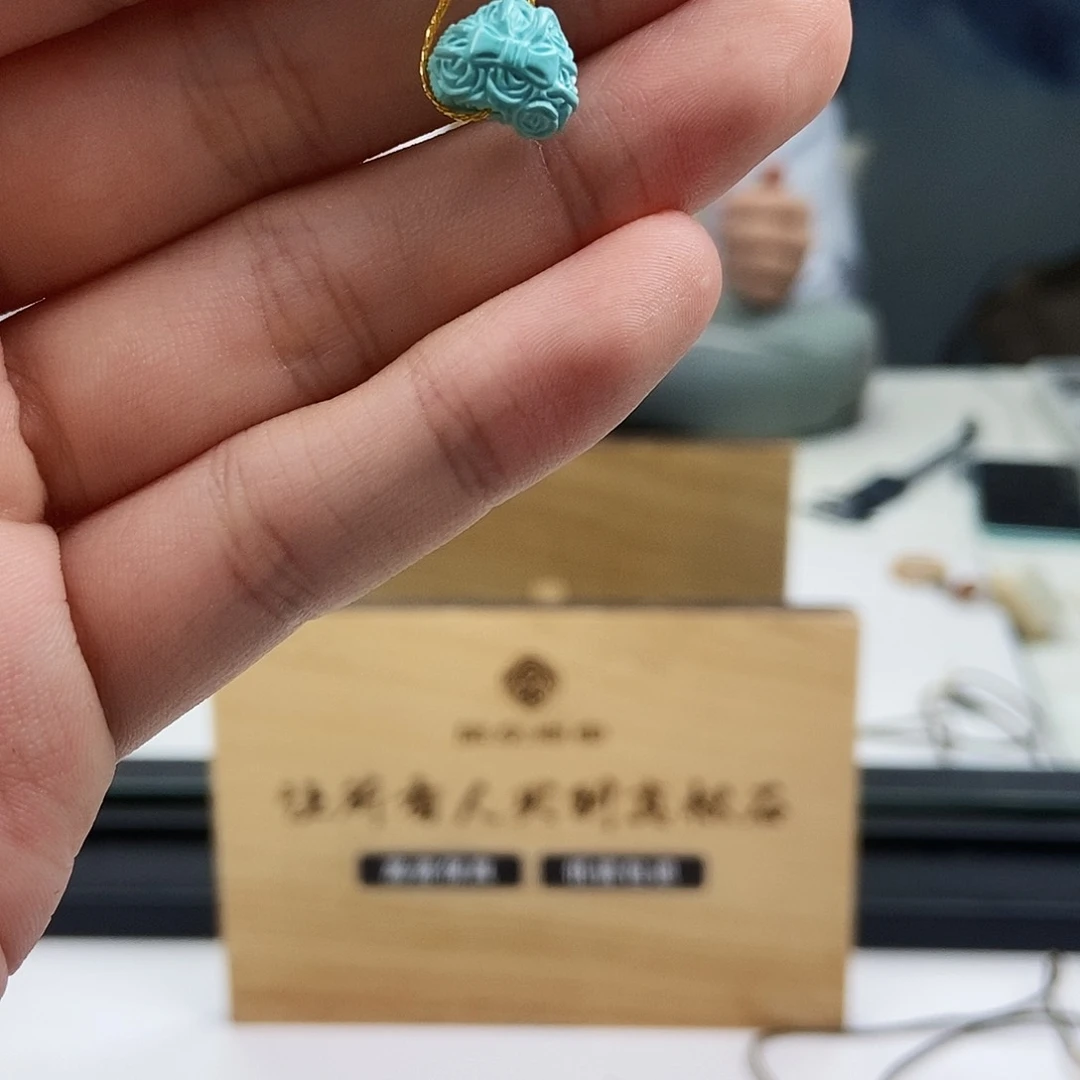 未镶嵌绿松石珠宝奇石