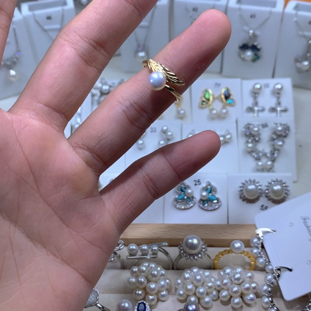 淡水珍珠银S925镶嵌耳坠