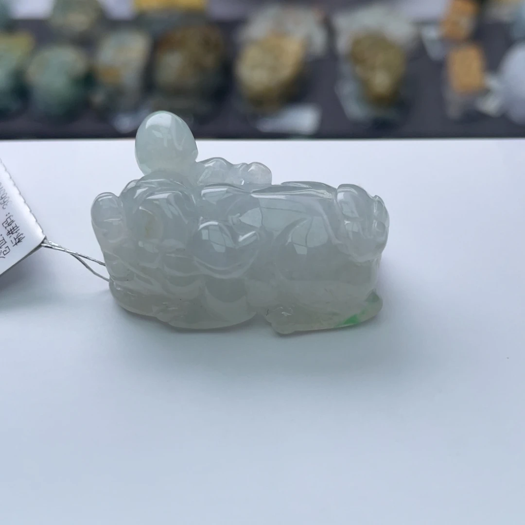 翡翠颈饰未镶嵌貔貅